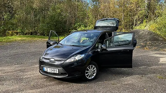 Ford Fiesta 2010 photo 2