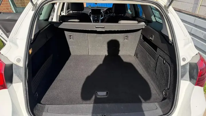 Vauxhall Astra 2014 photo 4