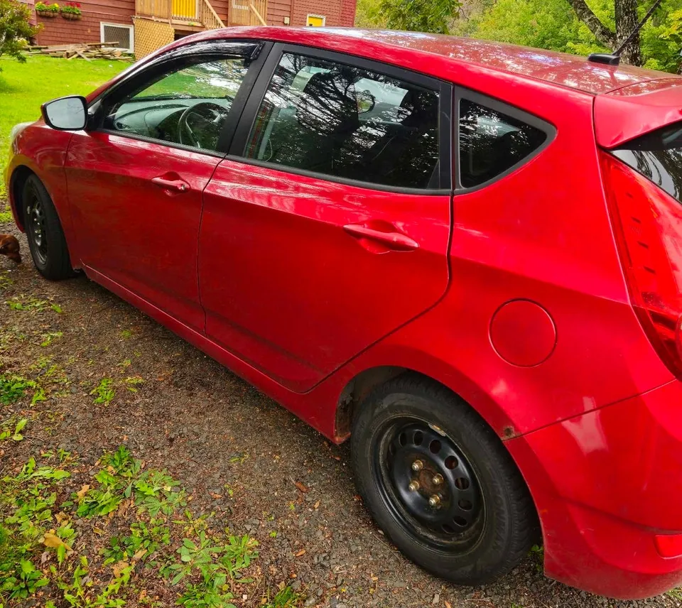 Hyundai Accent 2014 photo 2