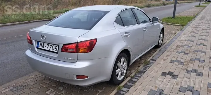Lexus Is 2006 photo 2