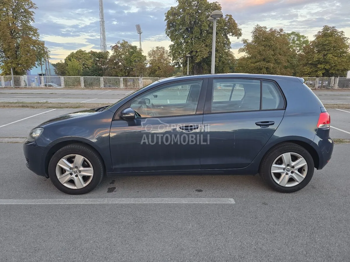 Volkswagen Golf 2010 photo 2