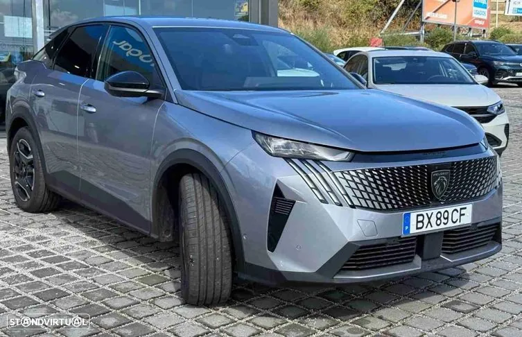 Peugeot E-3008
