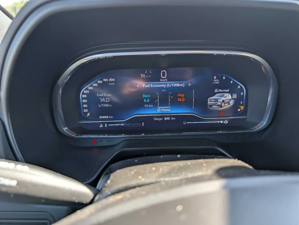 Chevrolet Suburban 2023 photo 4