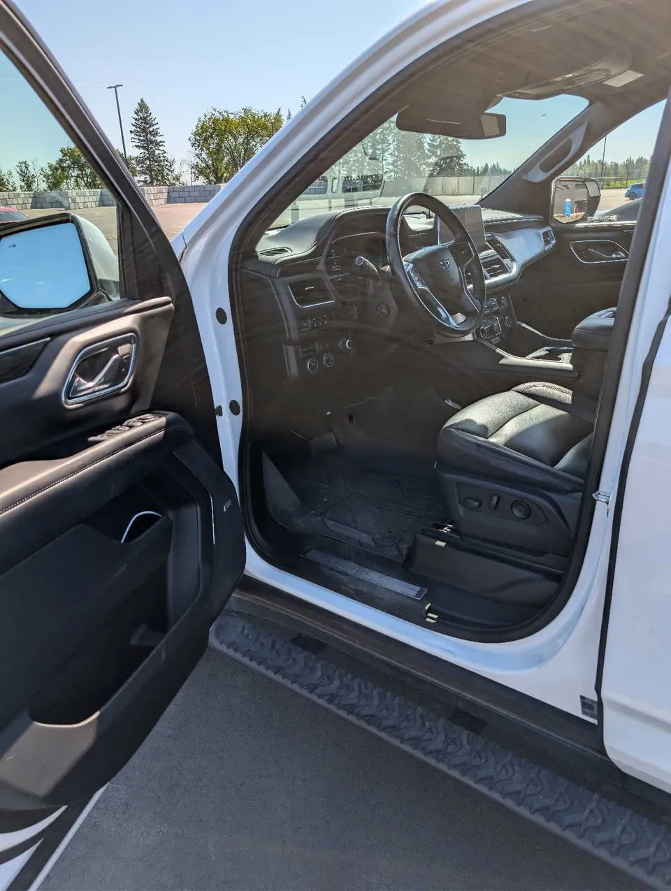 Chevrolet Suburban 2023 photo 5