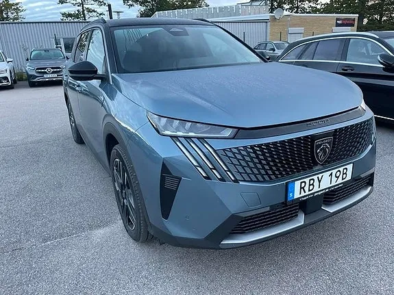 Peugeot 5008 2025 photo 2