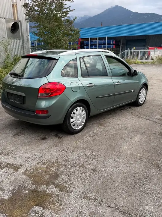 Renault Clio 2009 photo 3