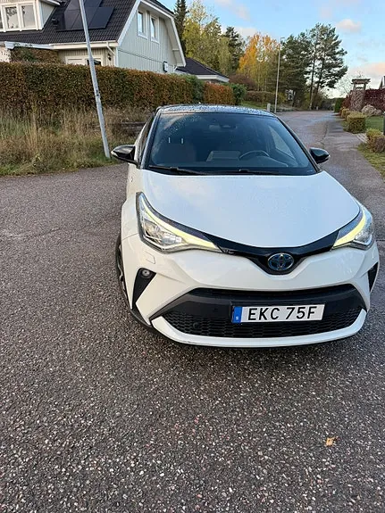 Toyota C-Hr 2021 photo 2