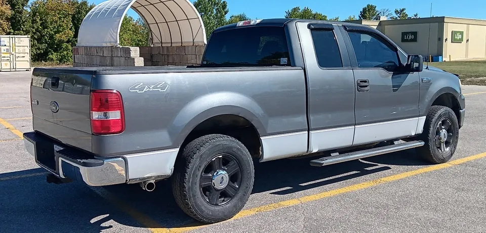 Ford F-150 2005 photo 2