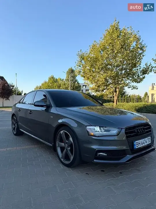 Audi A4 2014 photo 2