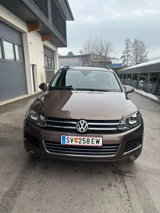 Volkswagen Touareg 2012 photo 2