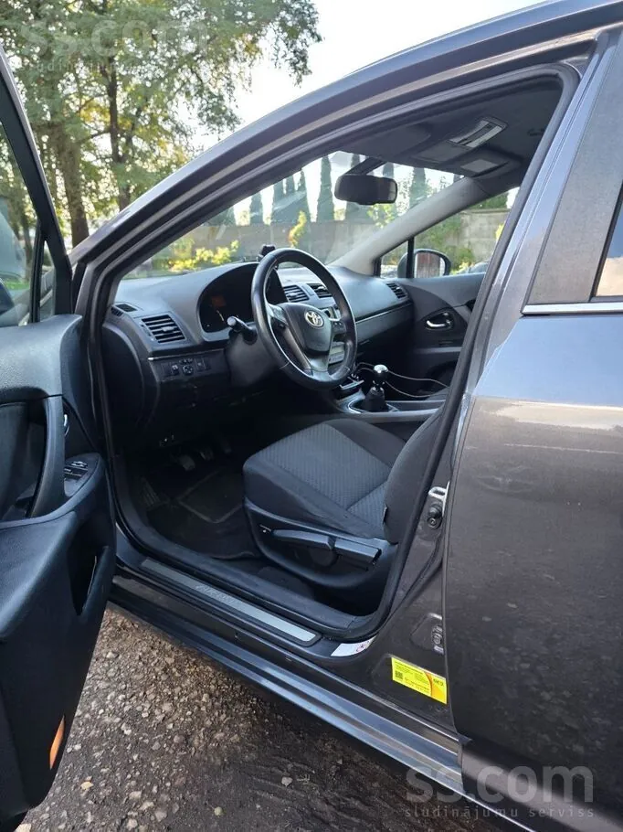 Toyota Avensis 2009 photo 3
