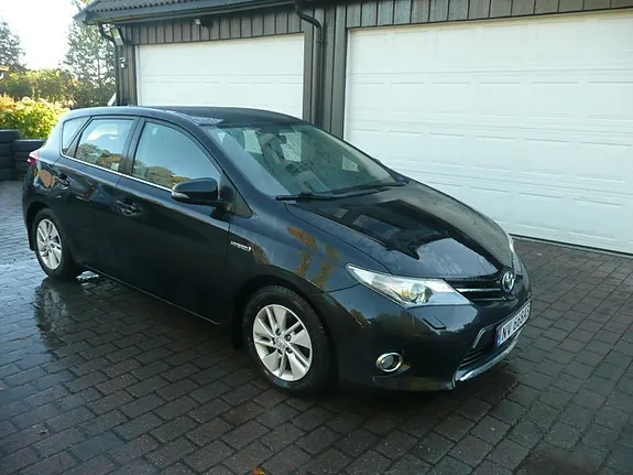 Toyota Auris 2013 photo 3
