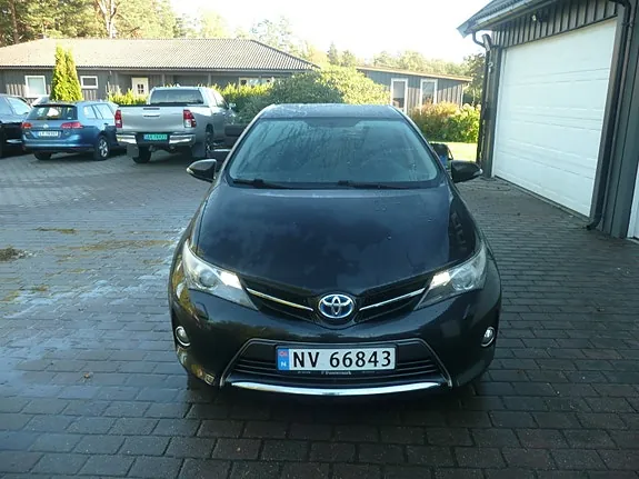 Toyota Auris 2013 photo 5