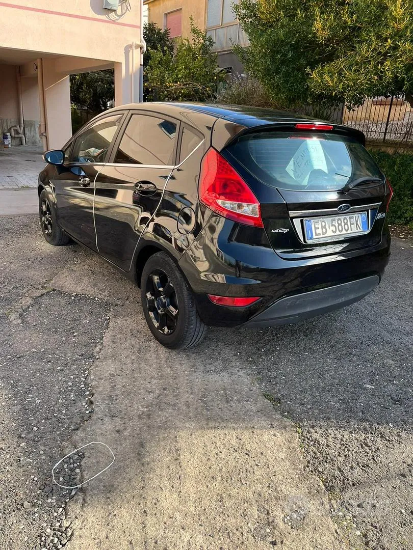 Ford Fiesta 2010 photo 5