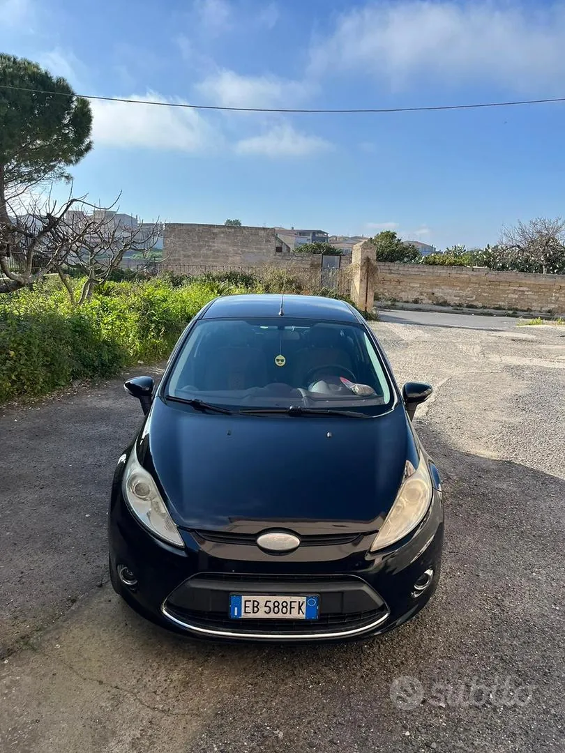 Ford Fiesta 2010 photo 3