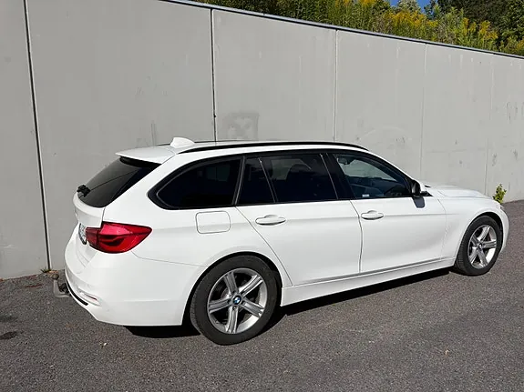 BMW 320D 2017 photo 2