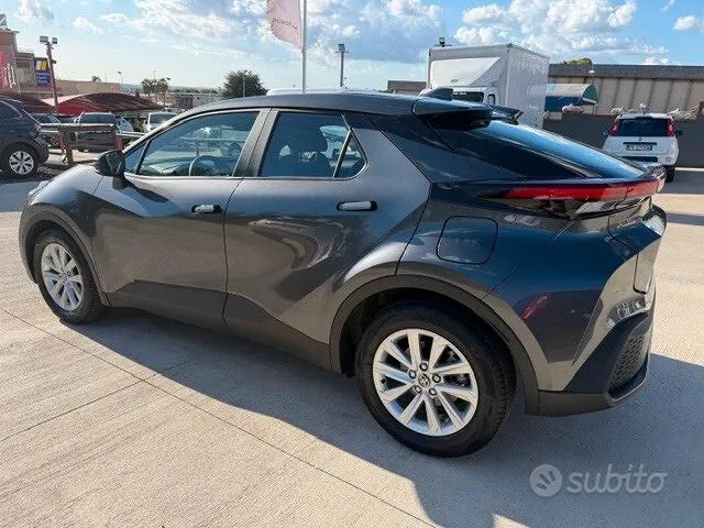 Toyota C-Hr 2025 photo 4