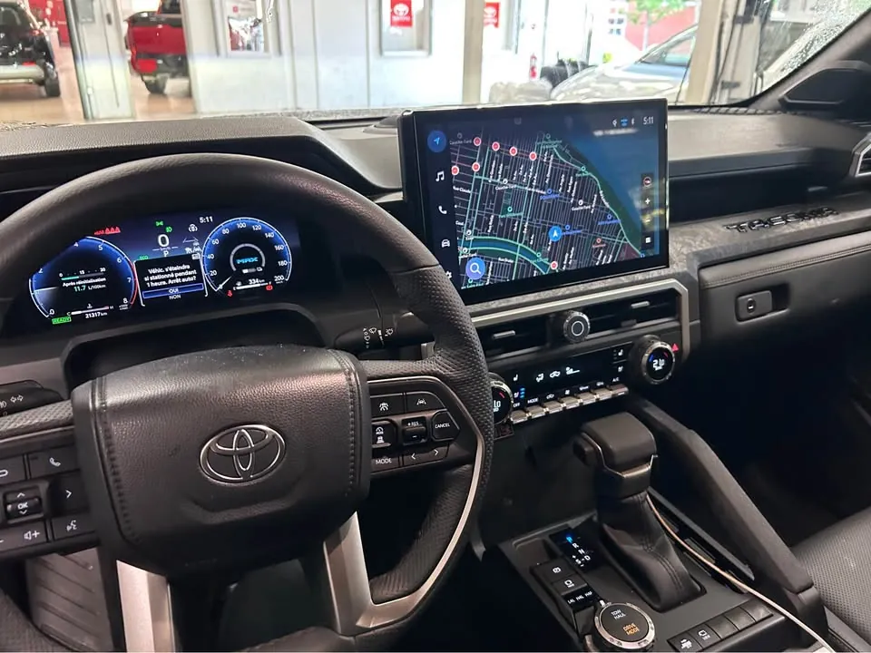 Toyota Tacoma 2025 photo 2