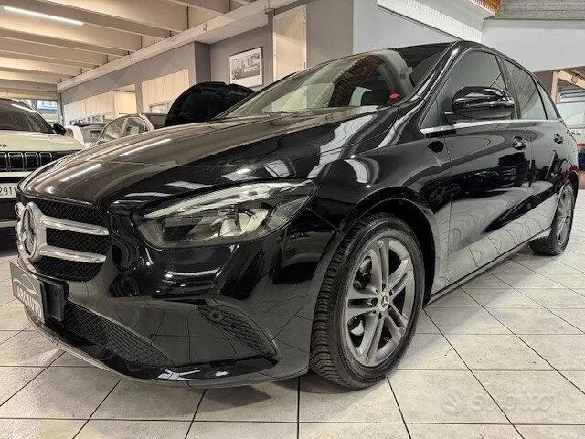Mercedes-Benz B 180