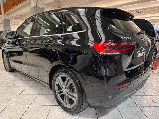 Mercedes-Benz B 180 2019 photo 3