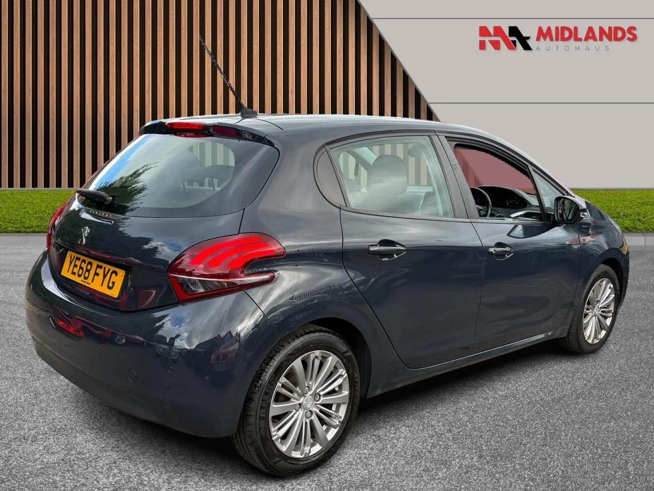 Peugeot 208 2018 photo 5