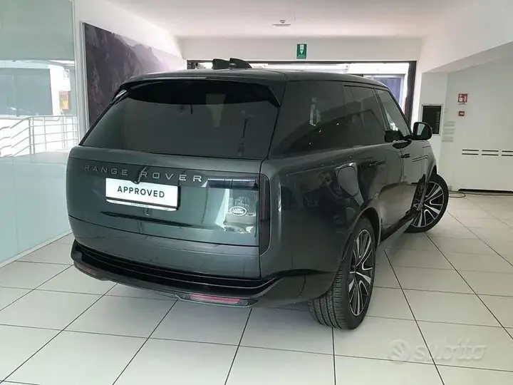 Land Rover Range Rover 2024 photo 2