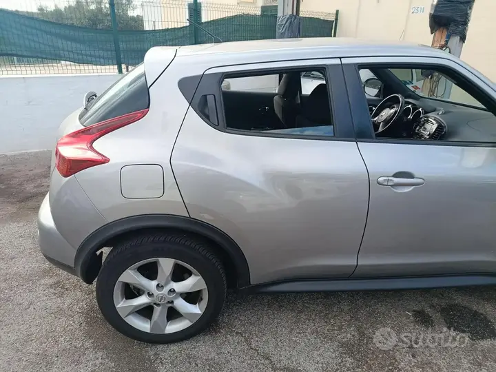 Nissan Juke 2012 photo 2