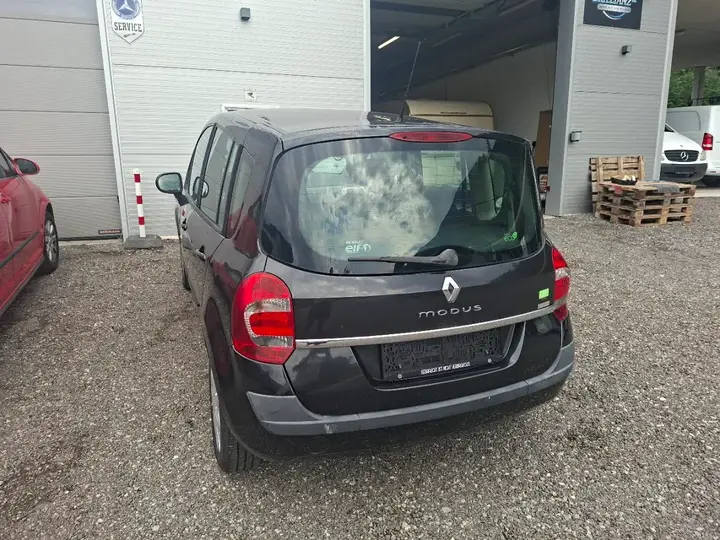 Renault Modus 2011 photo 2