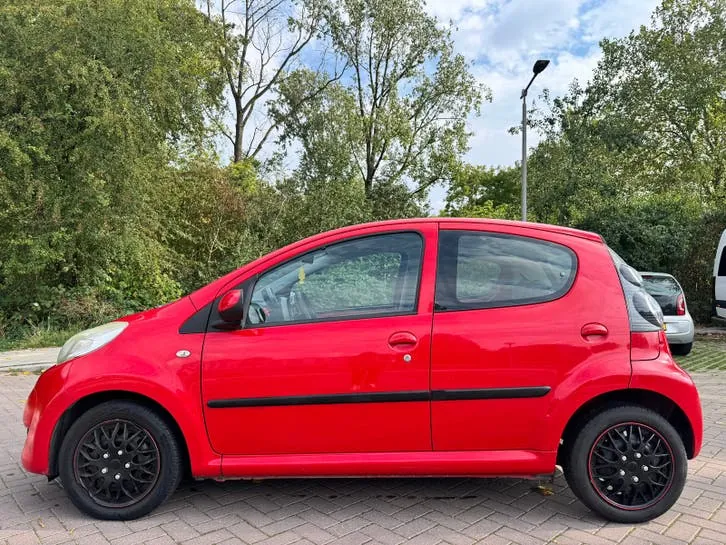 Citroen C1 2010 photo 2