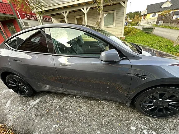 Tesla Model Y 2021 photo 5