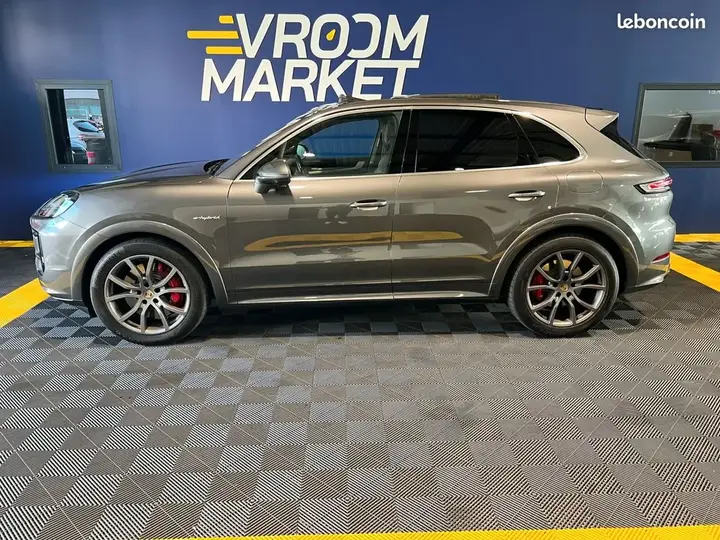 Porsche Cayenne 2024 photo 2