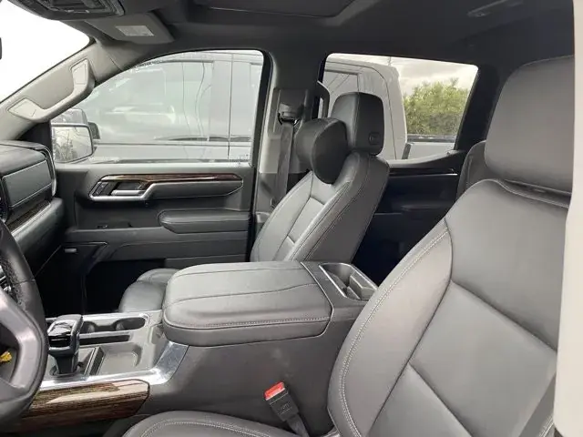 GMC Sierra 1500 2025 photo 2
