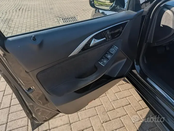 Infiniti Q30 2016 photo 4