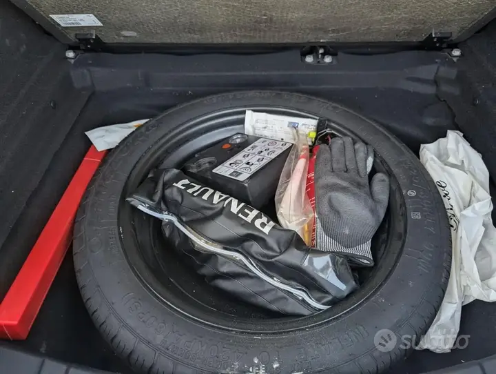Infiniti Q30 2016 photo 2