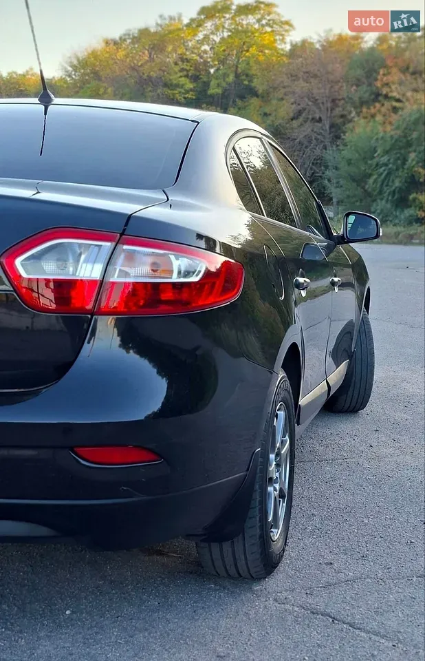 Renault Fluence 2011 photo 5