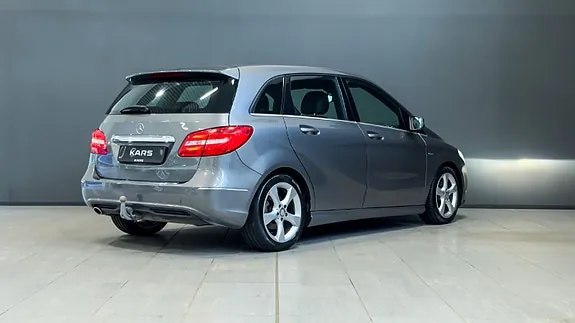 Mercedes-Benz B180 2012 photo 5