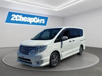 Nissan Serena 2015 photo 2