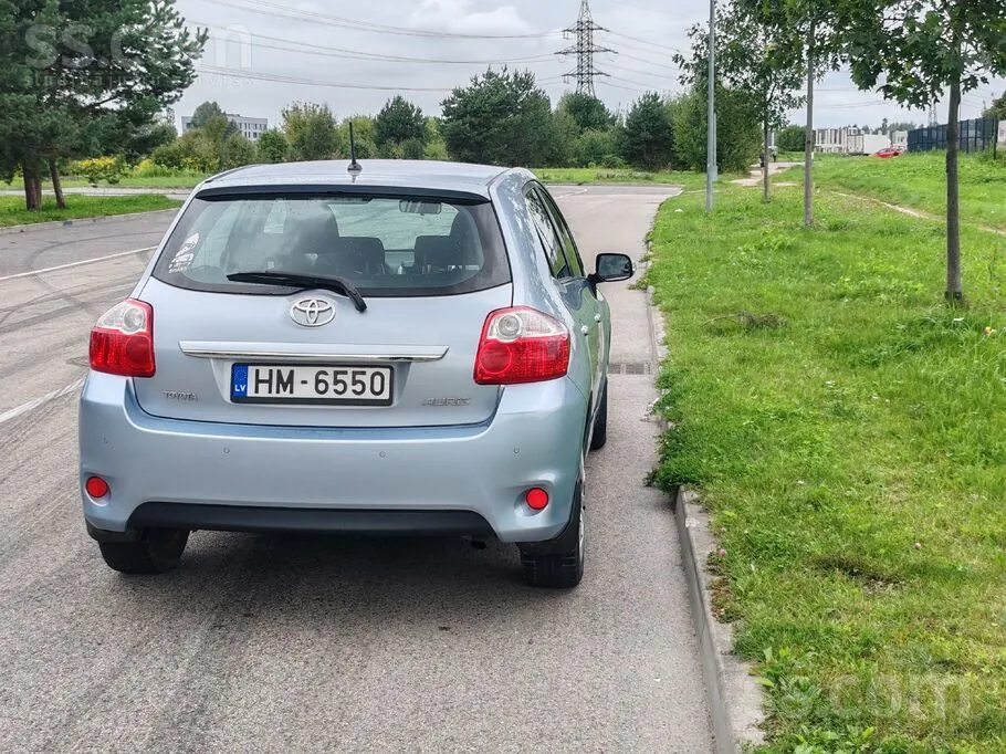 Toyota Auris 2010 photo 4