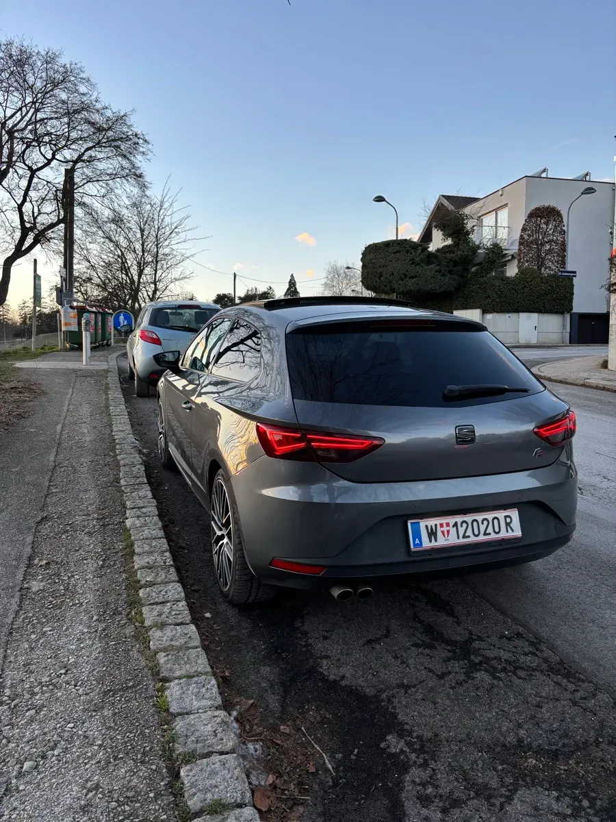 Seat Leon 2015 photo 2