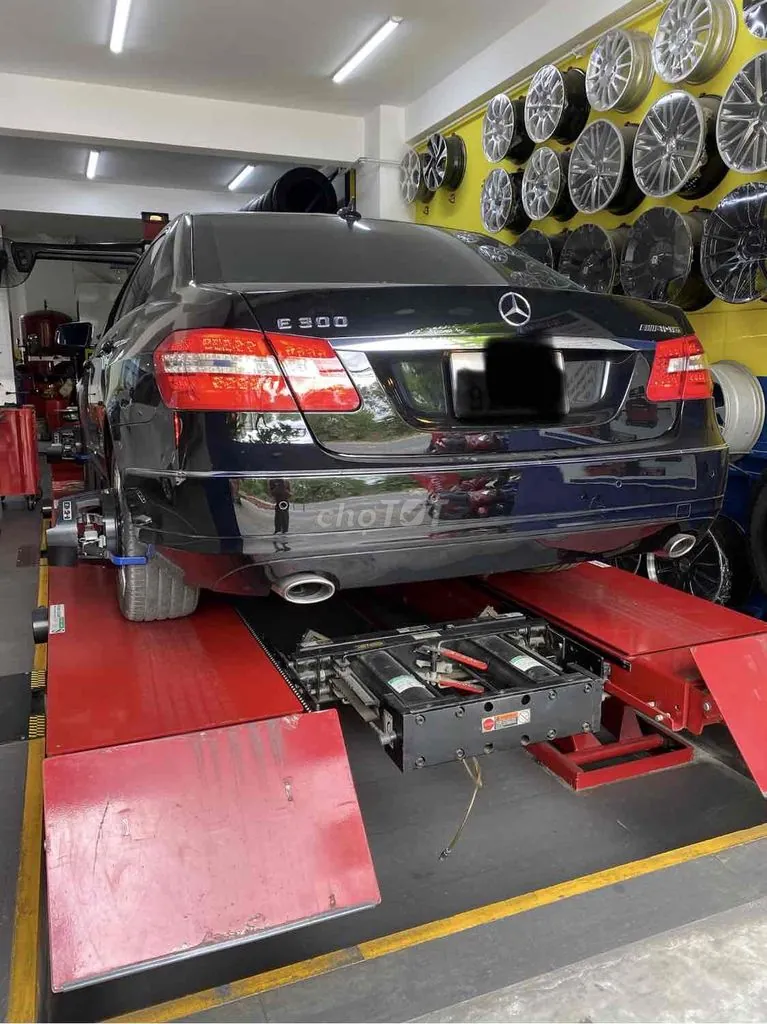 Mercedes-Benz E-Class 2010 photo 3