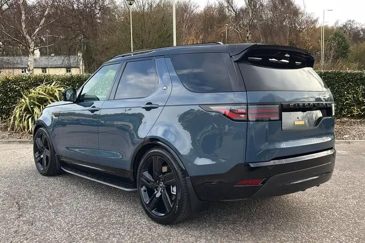 Land Rover Discovery 2026 photo 2