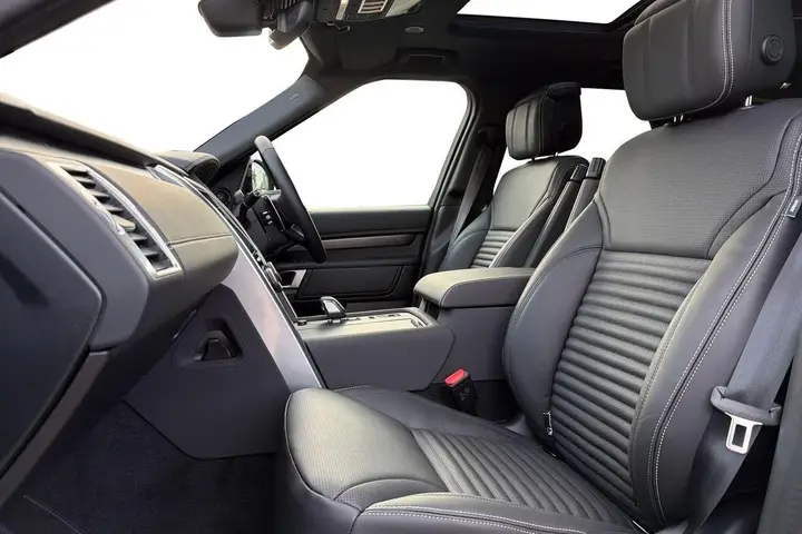Land Rover Discovery 2026 photo 3