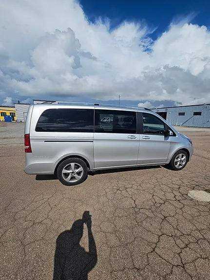 Mercedes-Benz V220 D