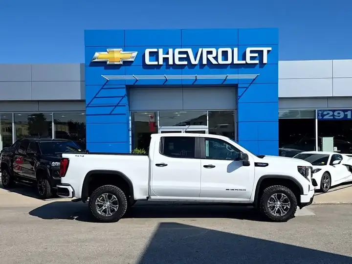 GMC Sierra 1500 2026 photo 2