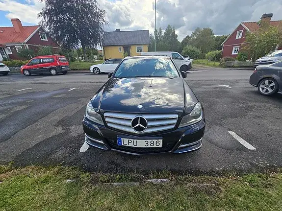 Mercedes-Benz C 220