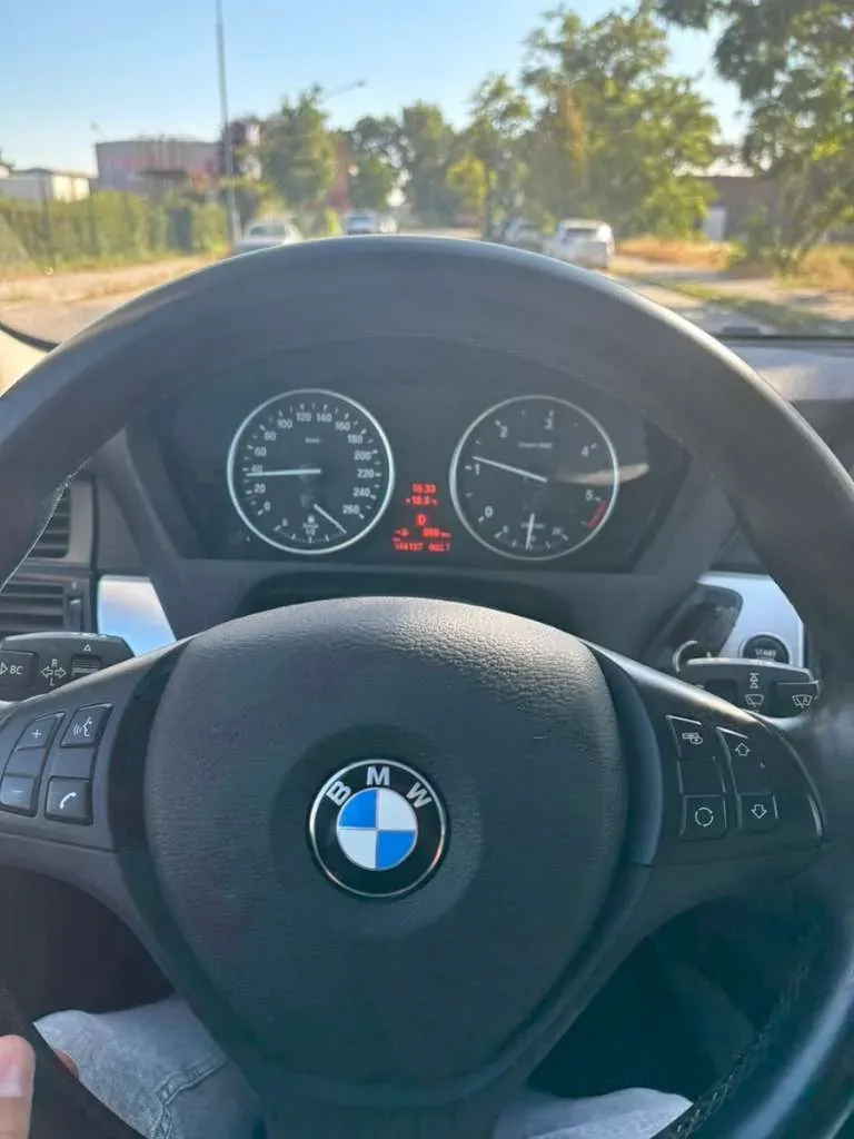 BMW X5 2011 photo 2