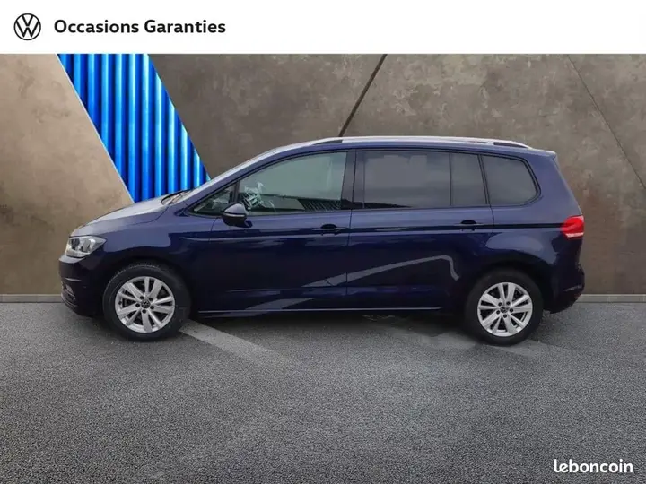 Volkswagen Touran 2022 photo 2