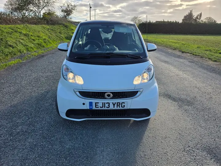 Smart Fortwo 2013 photo 2