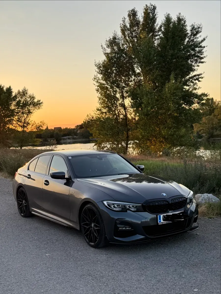 BMW 330I