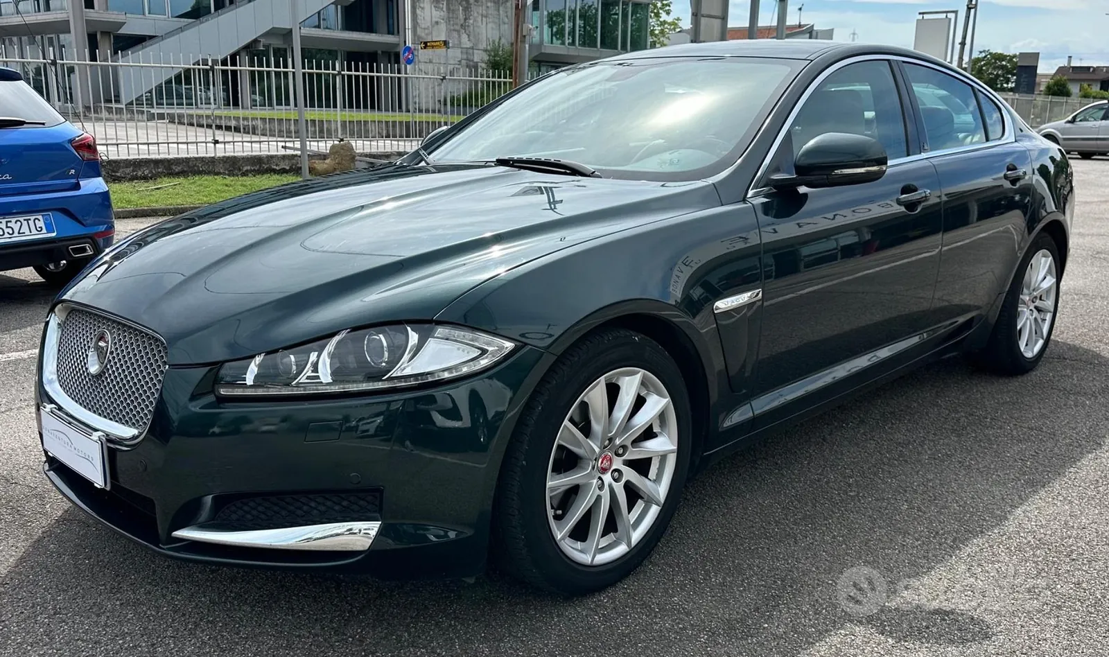 Jaguar Xf 2014 photo 3